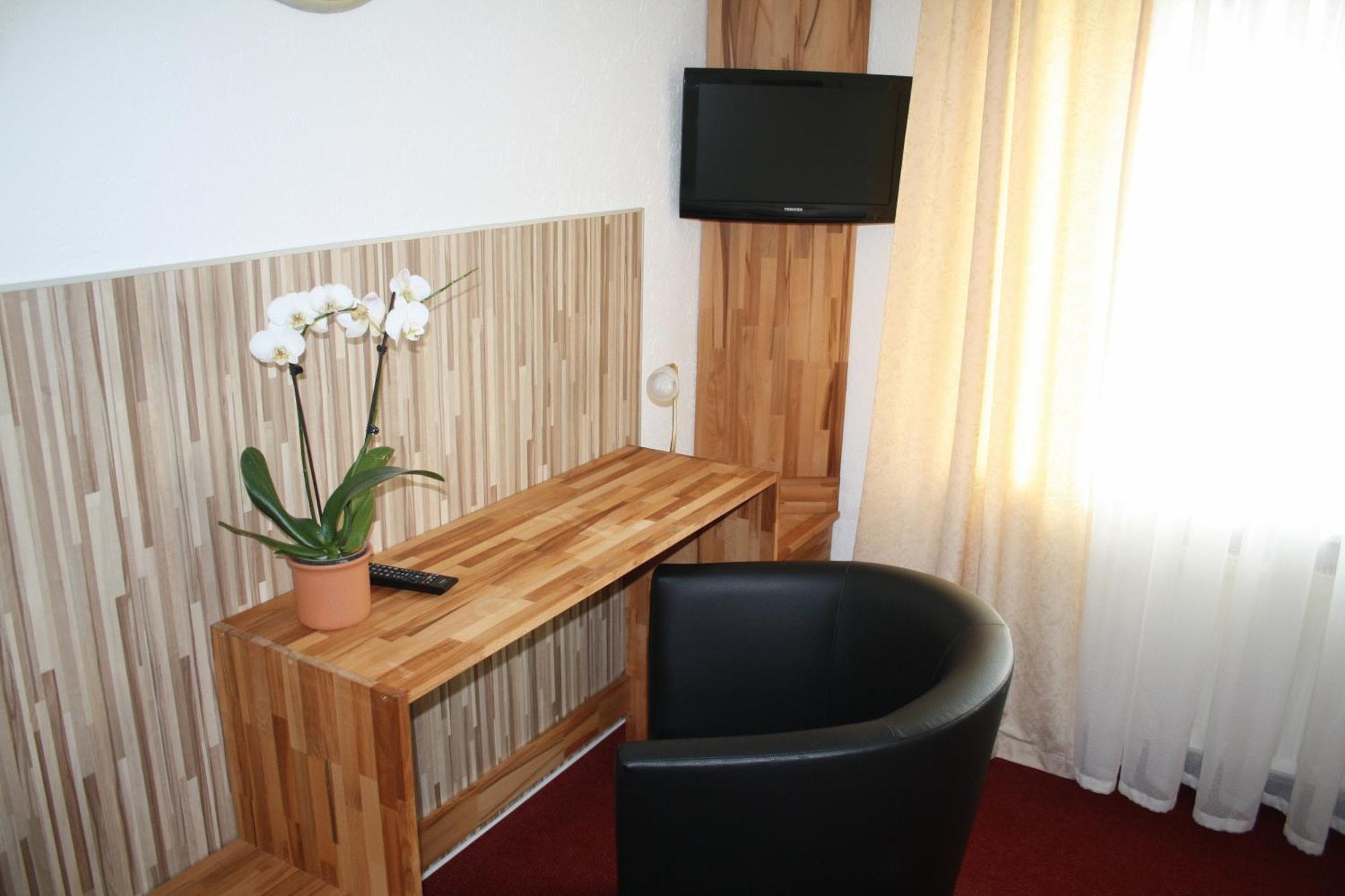 Hotel-Nachtwaechter Унна Екстер'єр фото